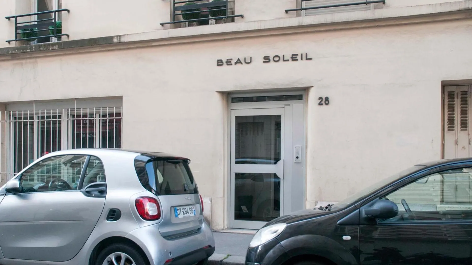 Apartment Ferienwohnung Beautiful Love Nest Near The Seine Paris